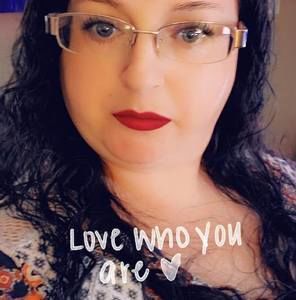 Meet your Posher, Stefanie